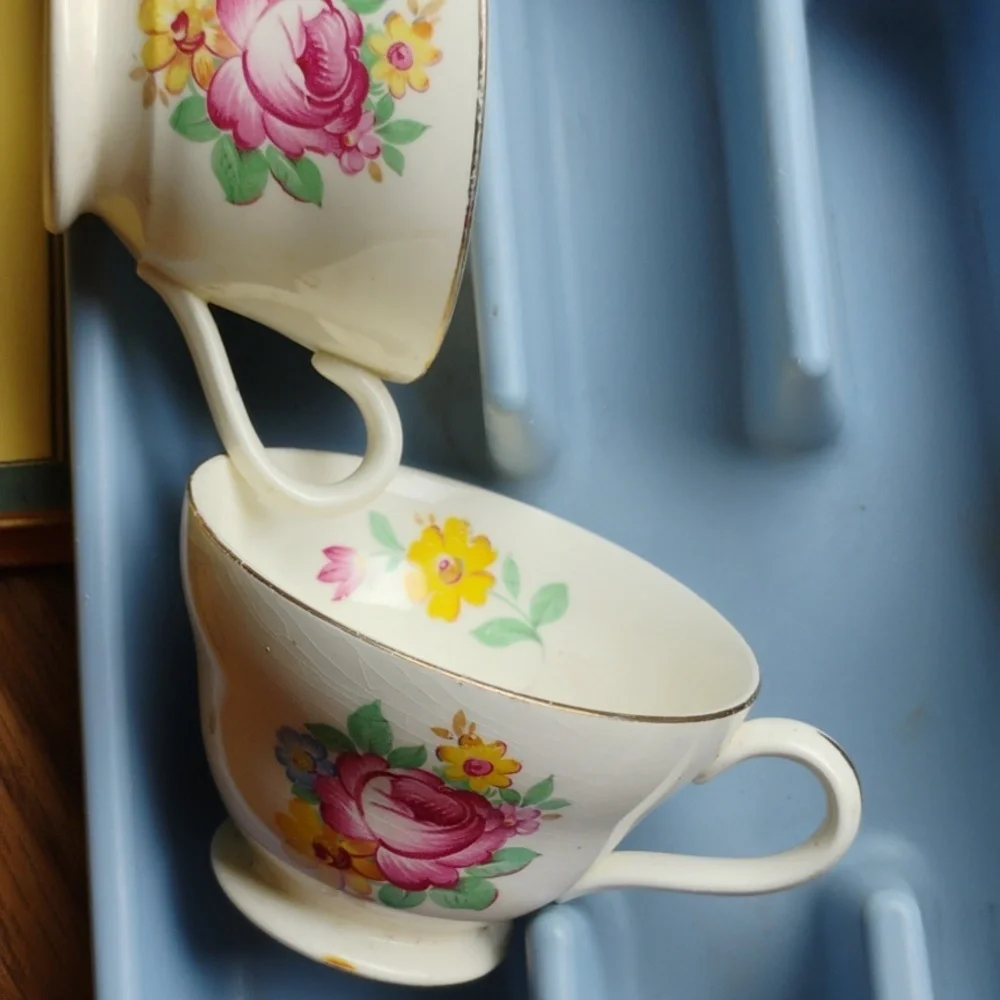 ❣️ COMING 🔜  Edwin Knowles Bowls Saucers Lot of SIX VINTAGE BEAUTIES   VNPLVC
